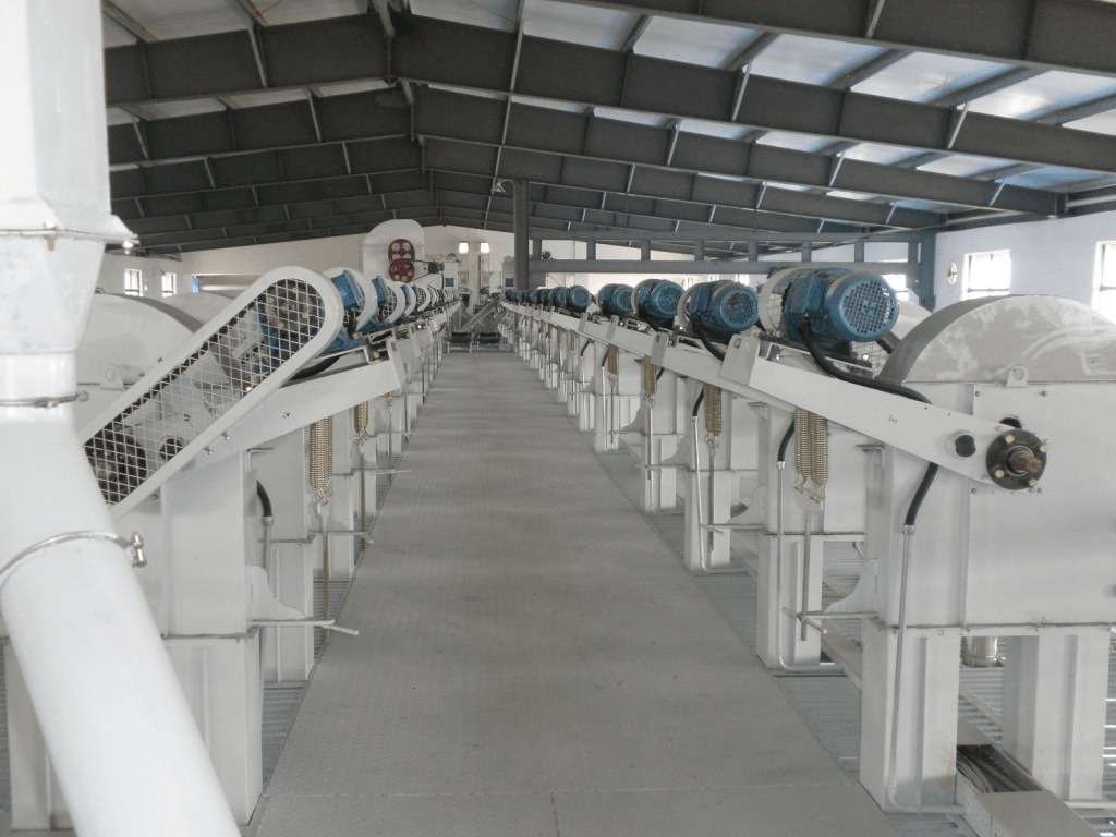 A high-quality rice milling machine utilizes advanced grinding control
